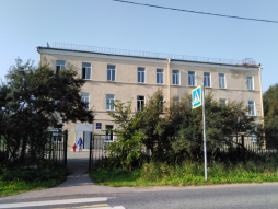 В школе отсутствуют объекты для проведения практических занятий инвалидов и лиц с ограниченными возможностями здоровья.